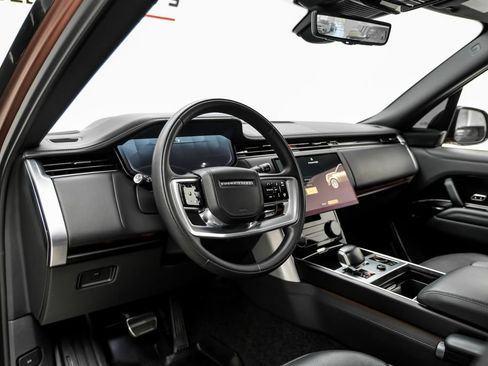Used 2023 Land Rover Range Rover SV AWD/4WD image 7
