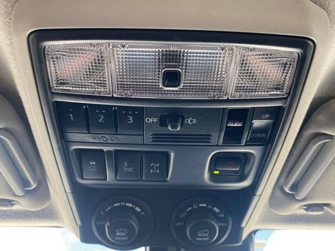 Used 2021 Toyota 4Runner Venture w/ Moonroof Package AWD/4WD image 22