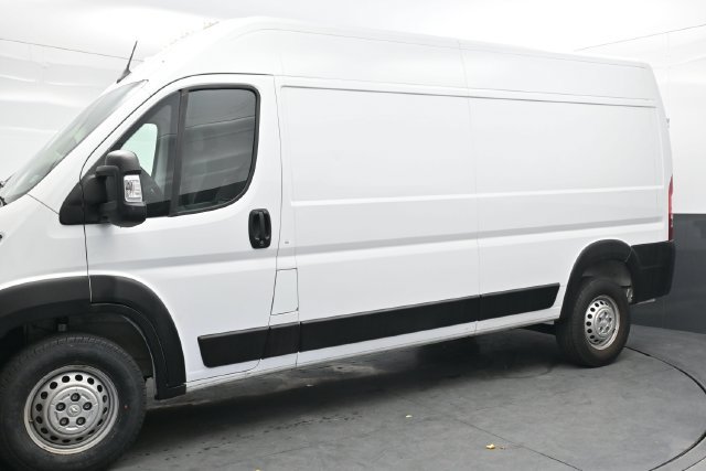 Used 2026 RAM ProMaster 2500 w/ Convenience Group FWD image 3