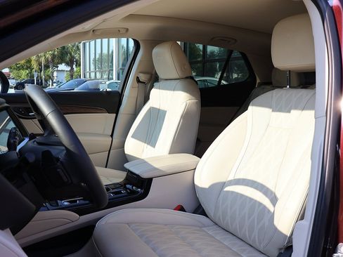 Used 2023 Buick Envision Avenir image 33