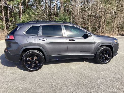 Used 2019 Jeep Cherokee Latitude Plus image 4