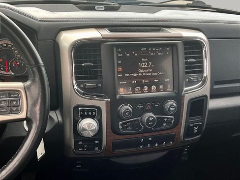 Used 2017 RAM 1500 Laramie AWD/4WD image 10