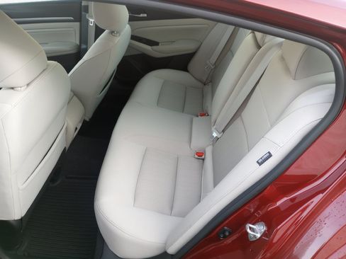 Used 2021 Nissan Altima 2.5 SV AWD/4WD image 13
