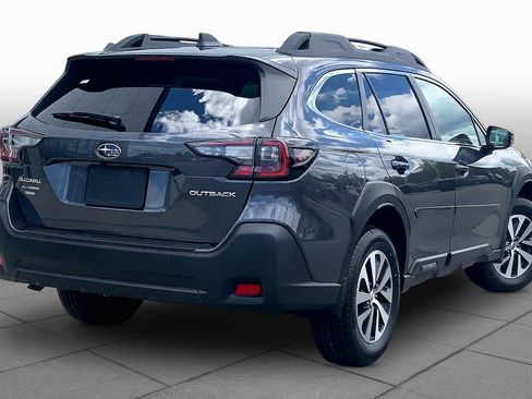 Used 2025 Subaru Outback Premium AWD/4WD image 14