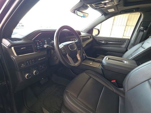 Used 2024 GMC Yukon XL Denali w/ Denali Reserve Package RWD image 10