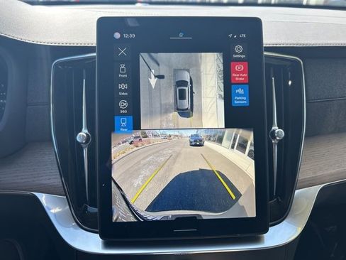 Certified 2025 Volvo XC90 B6 Plus AWD/4WD image 19