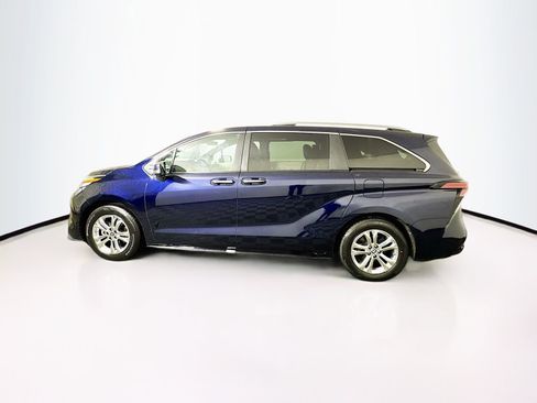 Certified 2023 Toyota Sienna Platinum AWD/4WD image 4