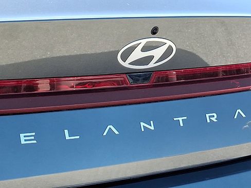 New 2026 Hyundai Elantra SE image 23
