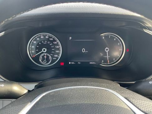 Used 2025 Genesis G70 2.5T AWD/4WD image 17