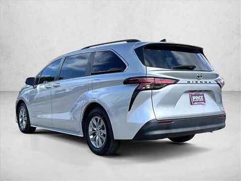 Used 2021 Toyota Sienna LE FWD image 13