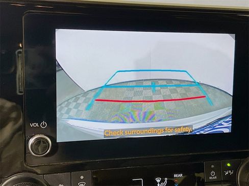 Certified 2024 Toyota Highlander LE image 13