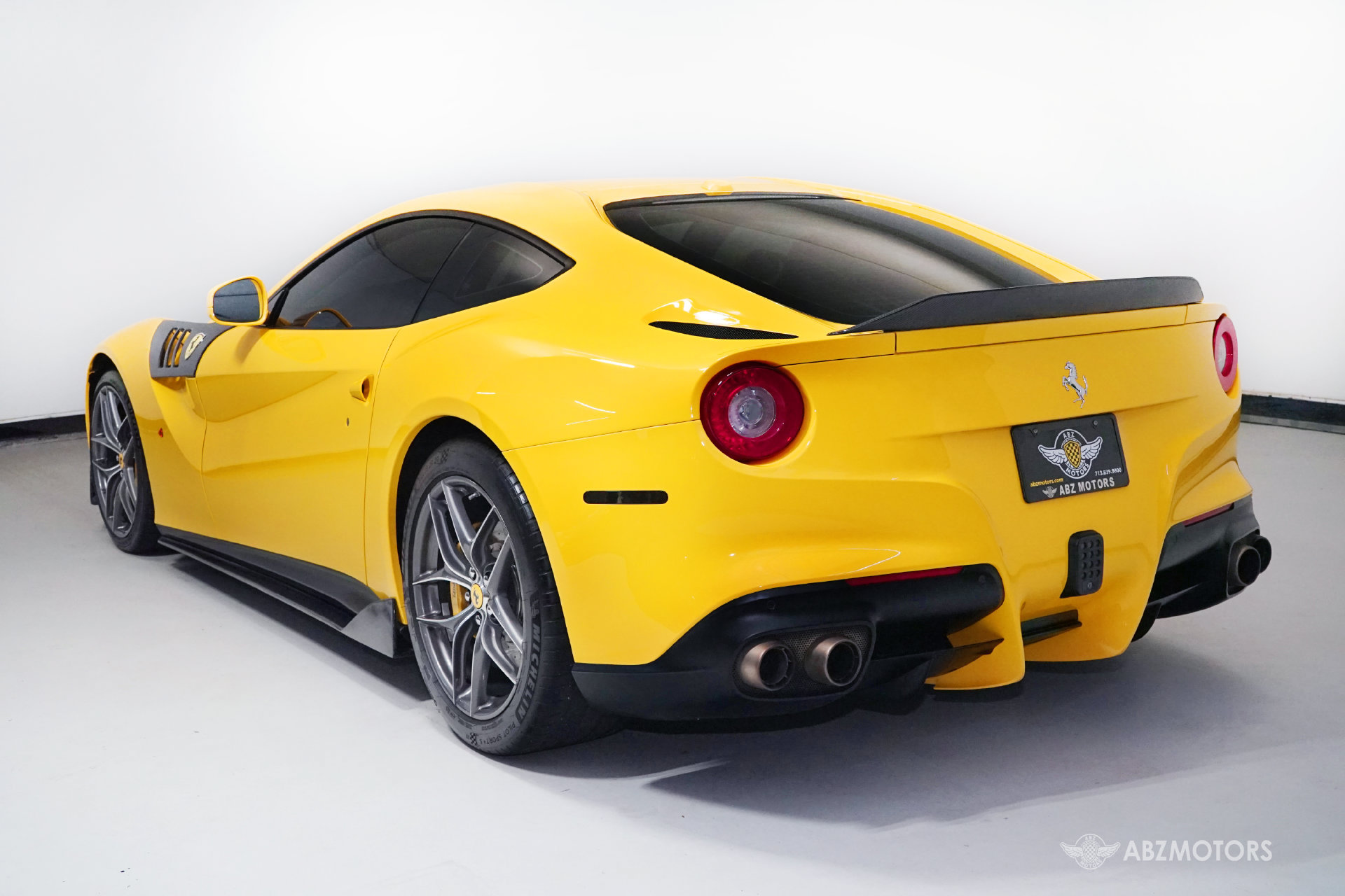 Used 2015 Ferrari F12 Berlinetta RWD image 6