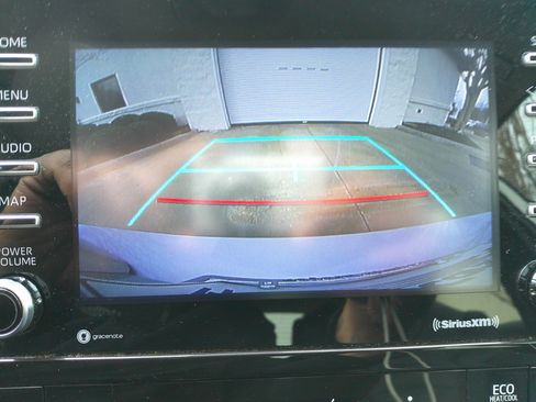 Used 2022 Toyota Prius image 26