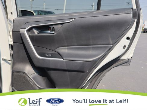 Used 2021 Toyota RAV4 XLE Premium image 43