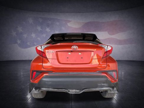 Used 2020 Toyota C-HR XLE FWD image 4
