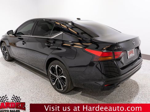 Used 2024 Nissan Altima 2.5 SR AWD/4WD image 3