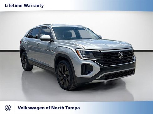 Used 2024 Volkswagen Atlas Cross Sport SE FWD image 1