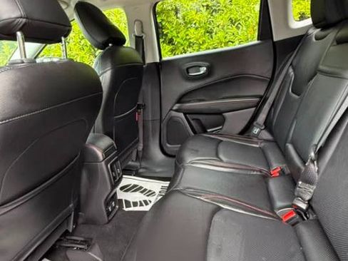 Used 2018 Jeep Compass Trailhawk w/ Leather Interior Group AWD/4WD image 10