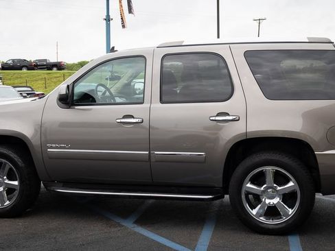 Used 2012 GMC Yukon Denali AWD/4WD image 18