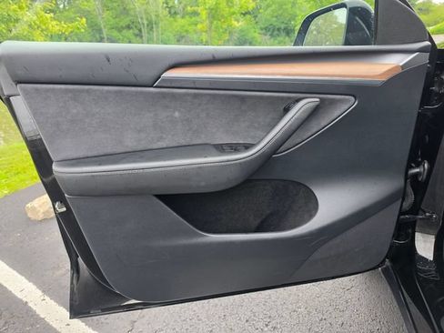 Used 2023 Tesla Model Y Long Range AWD/4WD image 19