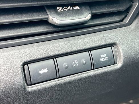 Used 2025 Nissan Altima 2.5 SV image 10