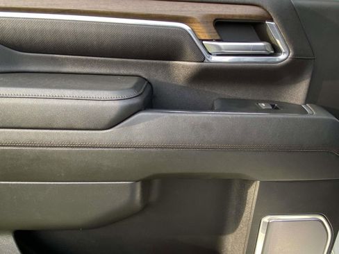 Used 2024 Chevrolet Silverado 2500 High Country image 14