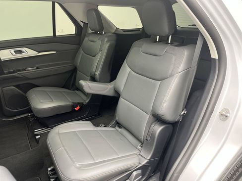 Used 2026 Ford Explorer Active w/ Active Comfort Package AWD/4WD image 12