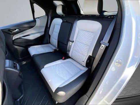 Used 2021 Chevrolet Equinox LS w/ LS Convenience Package FWD image 21