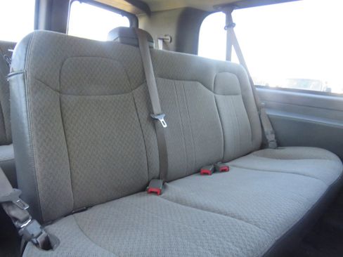 Used 2011 Chevrolet Express 3500 LS image 23