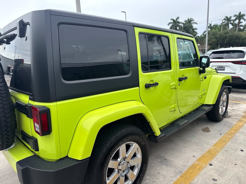 Used 2017 Jeep Wrangler Unlimited Sahara w/ Connectivity Group AWD/4WD image 5