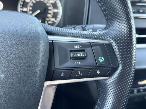 Used 2024 Mitsubishi Outlander SE image 11