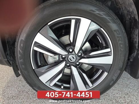 Used 2021 Nissan Rogue Platinum FWD image 30