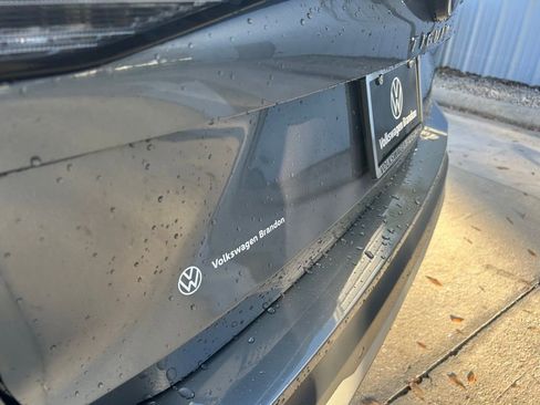 Used 2025 Volkswagen Tiguan S image 30