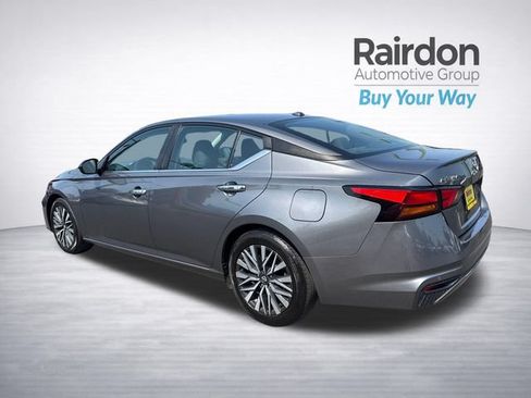 Used 2024 Nissan Altima 2.5 SV FWD image 5