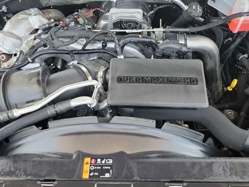 Used 2025 GMC Sierra 2500 AT4 AWD/4WD image 13