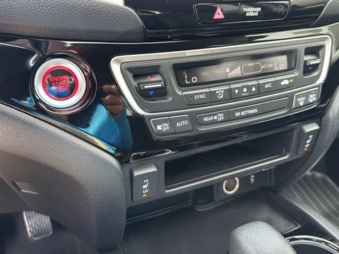 Used 2018 Honda Ridgeline RTL-E image 16