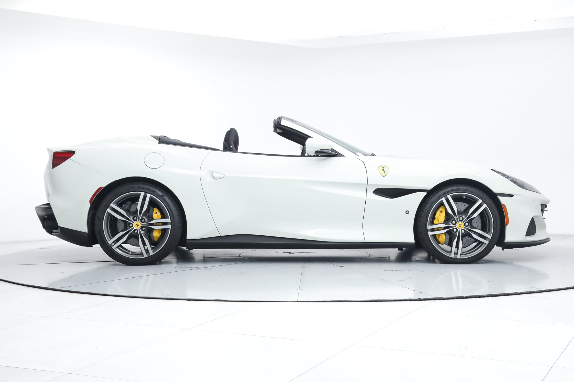 Certified 2023 Ferrari Portofino M RWD image 10