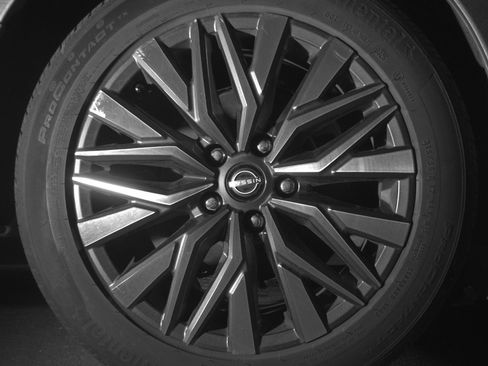 Used 2025 Nissan Altima 2.5 SV FWD image 15