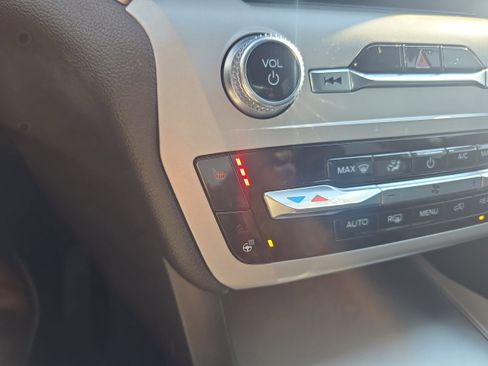 Used 2023 Ford Explorer XLT w/ Equipment Group 202A image 12