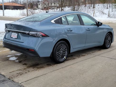 New 2026 Nissan Sentra SV w/ SV Convenience Package FWD image 3