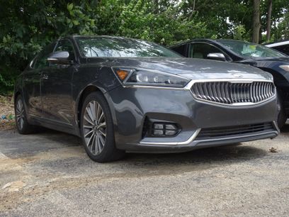 Used 2017 Kia Cadenza Technology