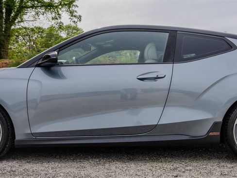 Used 2019 Hyundai Veloster Turbo Ultimate image 2