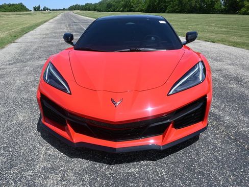 Used 2026 Chevrolet Corvette Z06 w/ Stealth Interior Trim Package RWD image 6