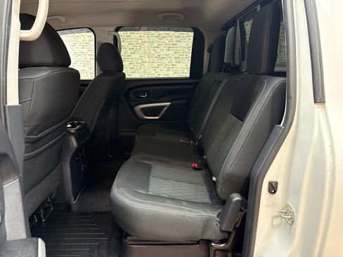 Used 2018 Nissan Titan SV w/ SV Convenience Package AWD/4WD image 13