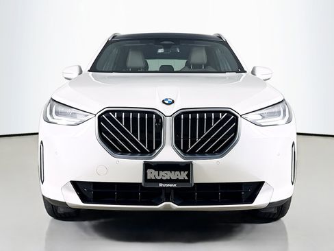 Used 2025 BMW X3 xDrive30i w/ Premium Package image 2