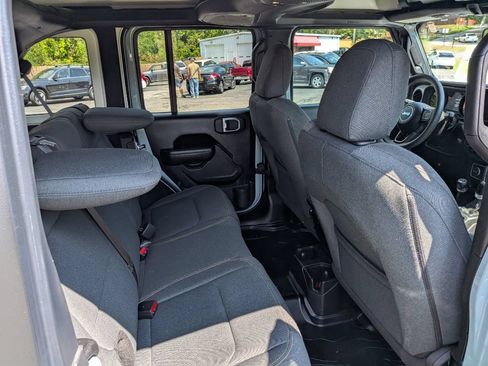 Used 2024 Jeep Wrangler Unlimited Sport AWD/4WD image 6