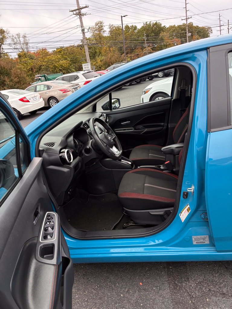 Used 2025 Nissan Versa SR FWD image 25
