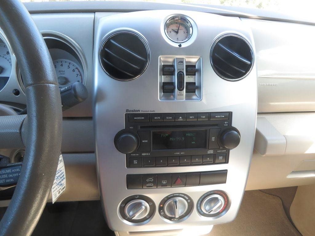 Used 2006 Chrysler PT Cruiser Touring FWD image 19