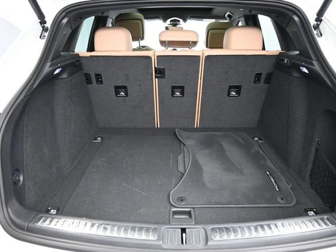 Used 2025 Porsche Macan image 27