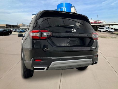 New 2025 Honda Pilot Touring image 8